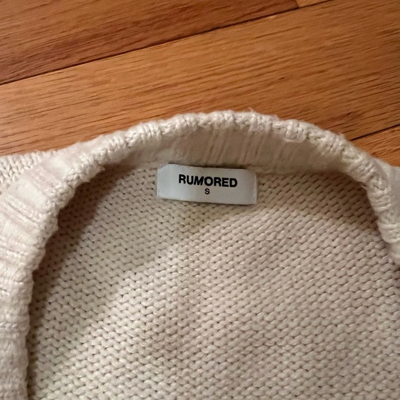Rumored soft white pullover sweater. Oversized - Picture 3 of 4